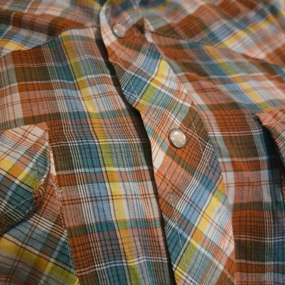 Last Chance! VINTAGE - JC Penny plaid cotton snap-up shirt - Picture 9 of 10